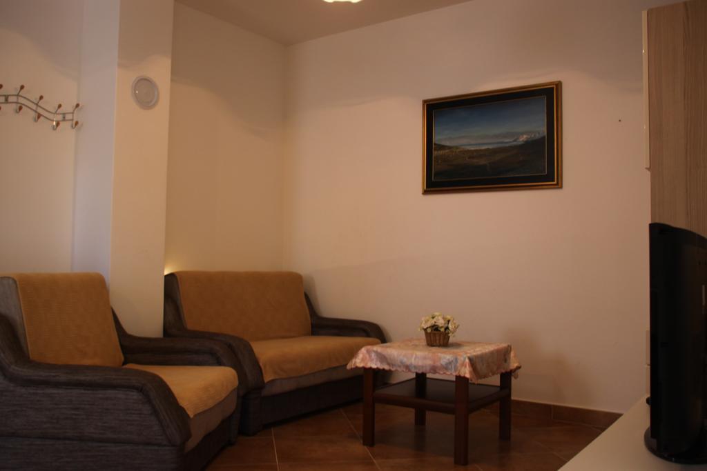 Mediterranean Oasis Apartments Baska  Exterior photo