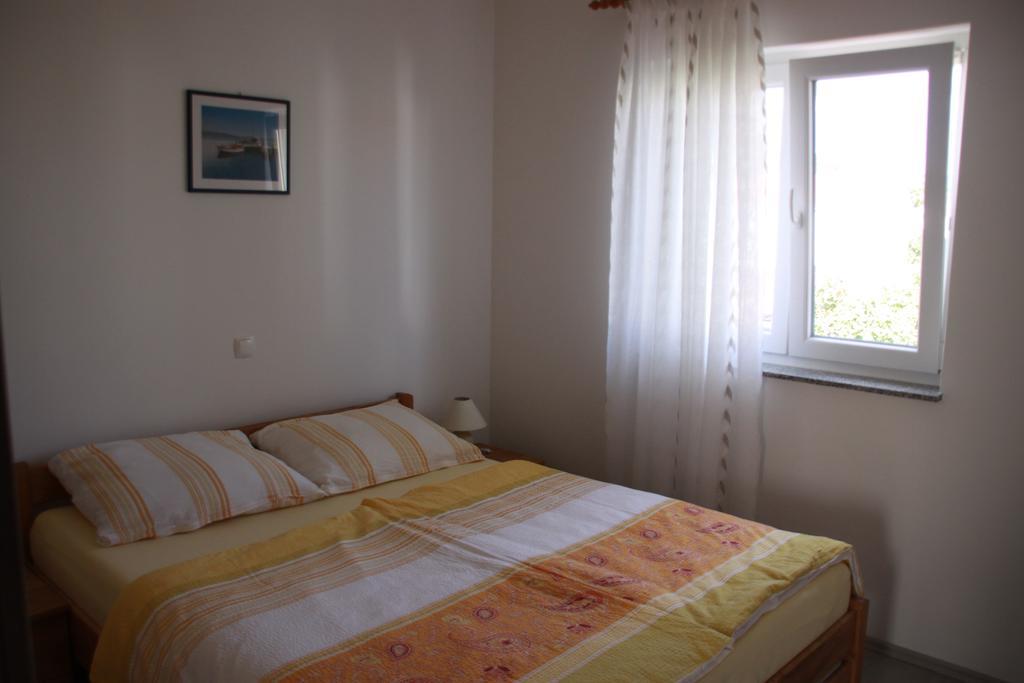 Mediterranean Oasis Apartments Baska  Room photo
